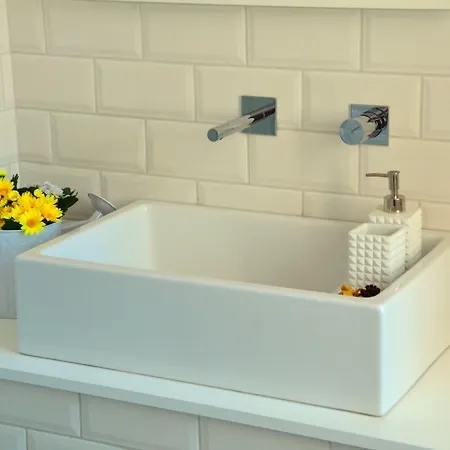 Archisuites בית הארחה